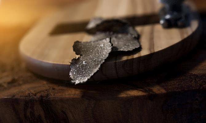 tartufo-tagliato-nero